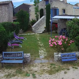 Hébergement de vacances De Caractère Au Pied Du Mont Ventoux Avec Piscine Couverte